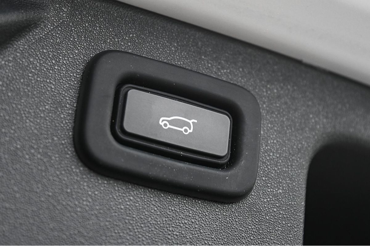 2020 Land Rover Discovery Sport P200 S L550