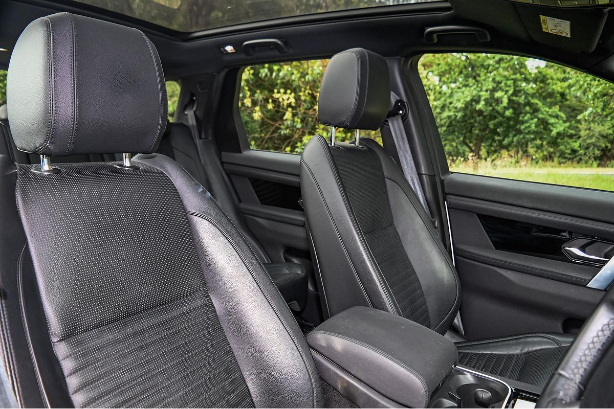 2020 Land Rover Discovery Sport P200 S L550