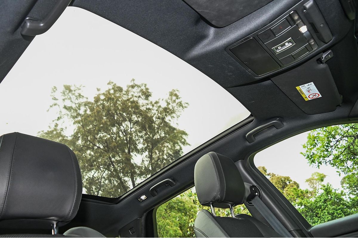 2020 Land Rover Discovery Sport P200 S L550