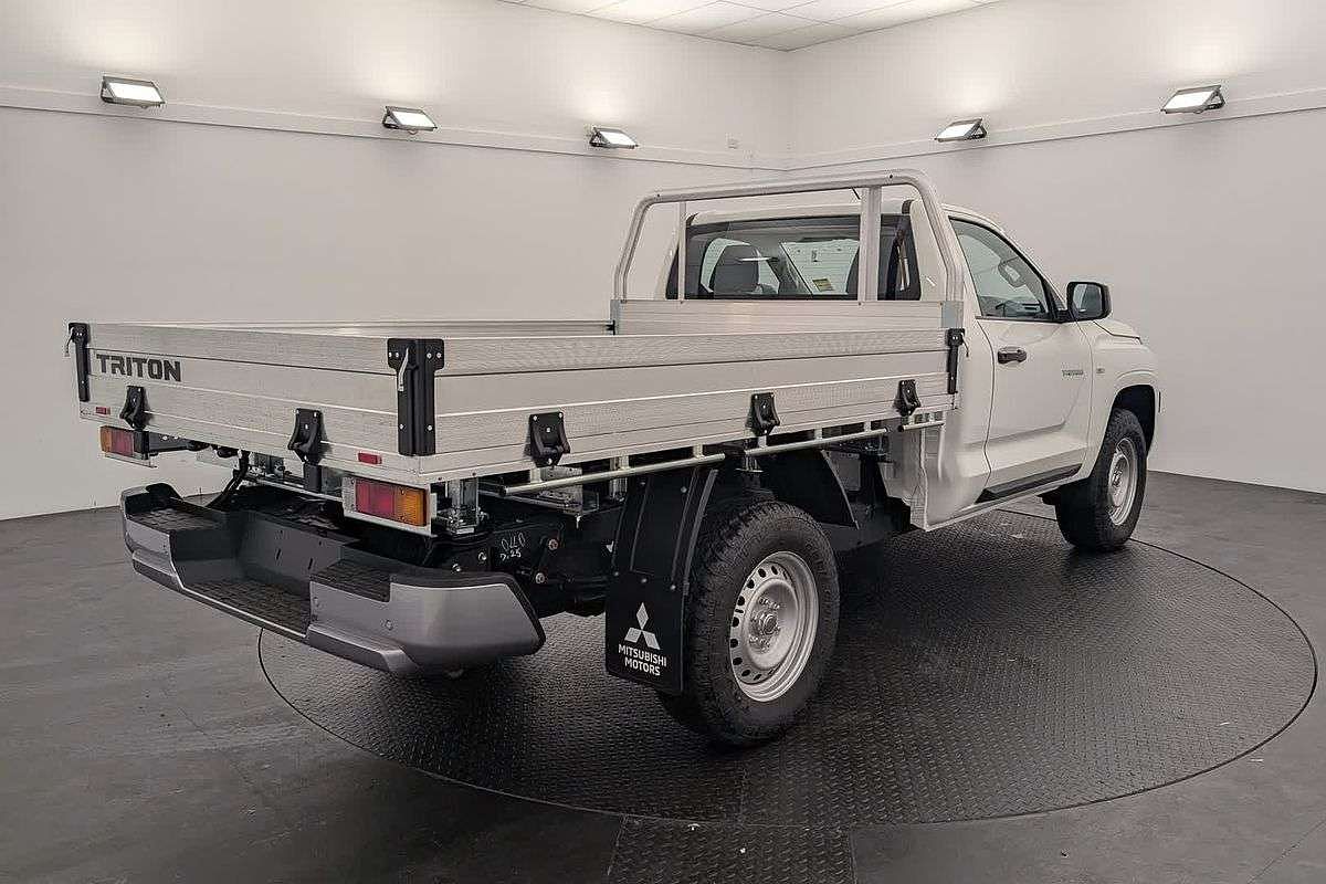 2025 Mitsubishi Triton GLX MV 4X4