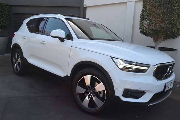 2018 Volvo XC40 D4 Momentum
