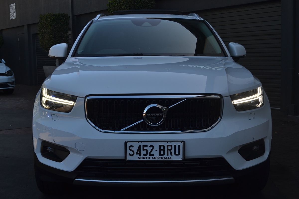 2018 Volvo XC40 D4 Momentum