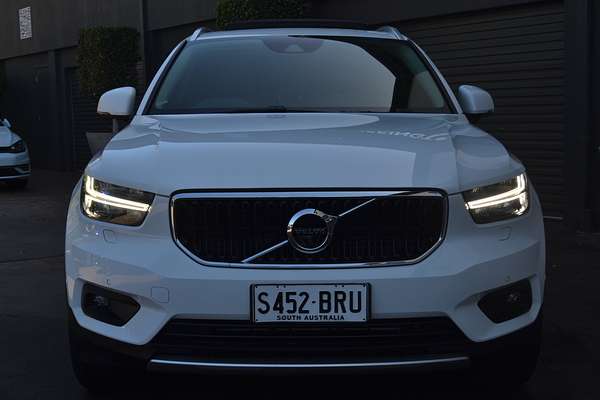 2018 Volvo XC40 D4 Momentum