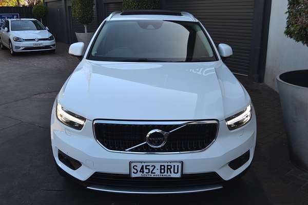 2018 Volvo XC40 D4 Momentum