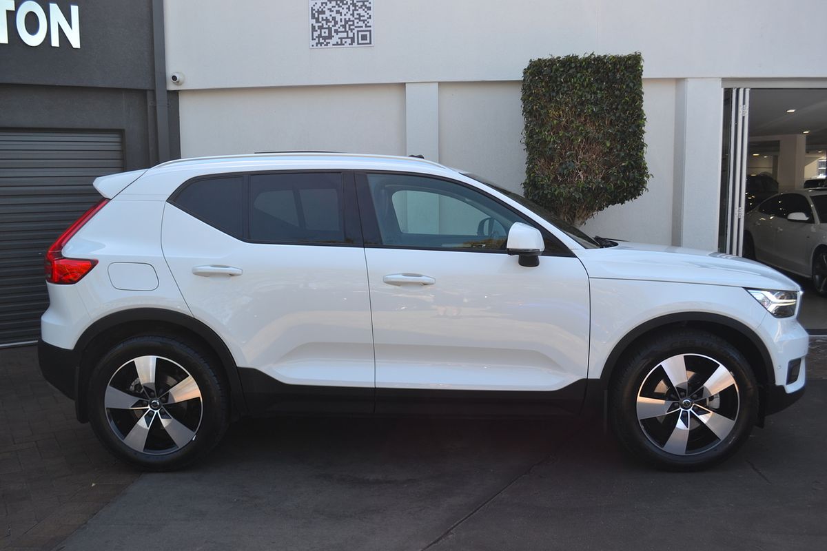 2018 Volvo XC40 D4 Momentum