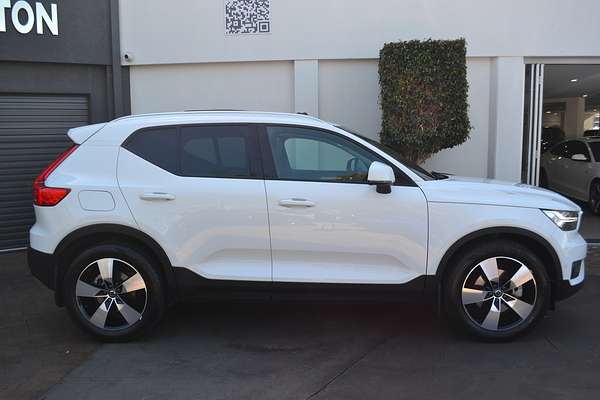 2018 Volvo XC40 D4 Momentum
