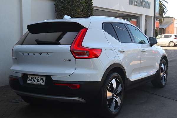 2018 Volvo XC40 D4 Momentum