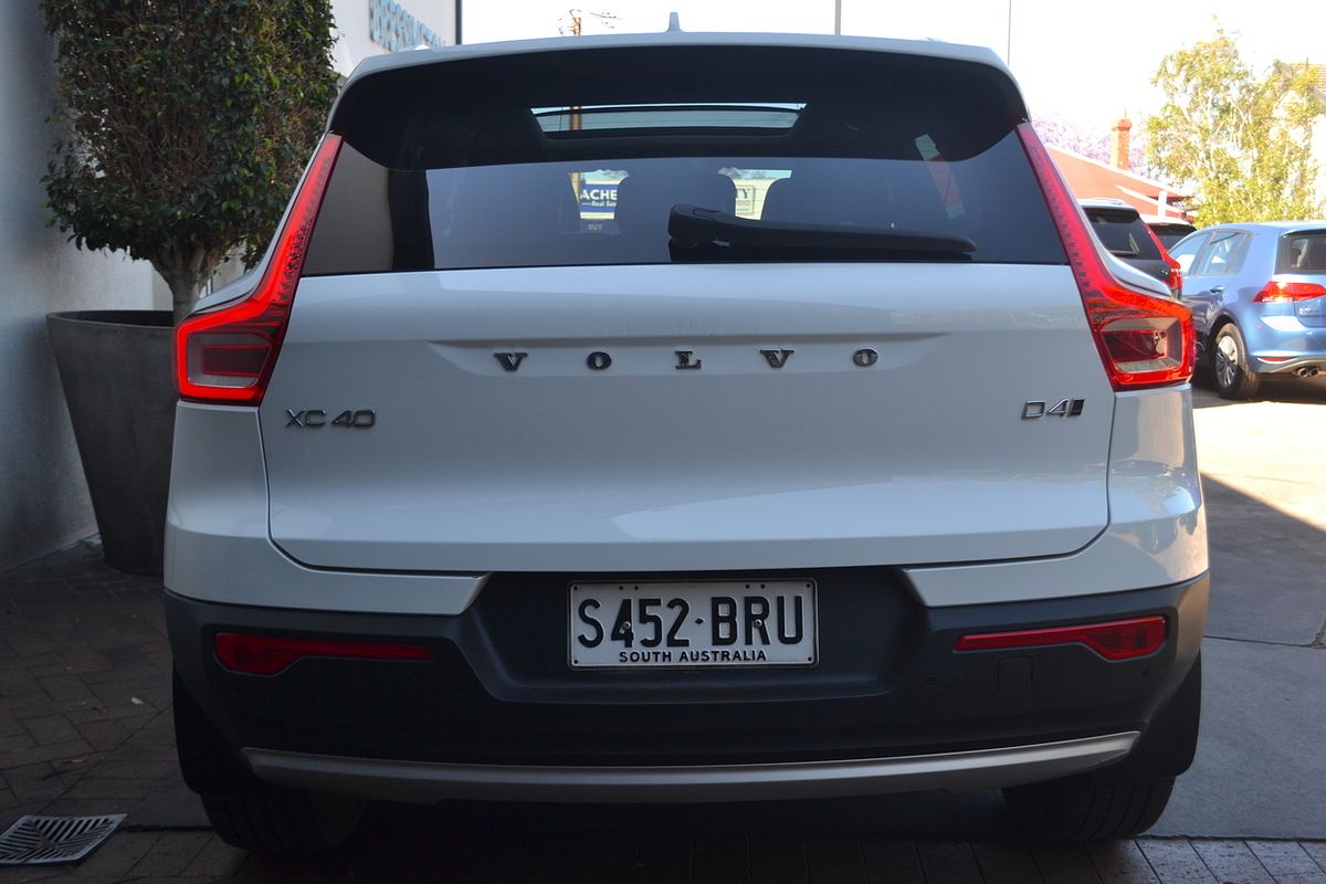 2018 Volvo XC40 D4 Momentum