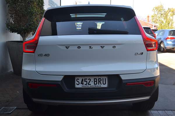 2018 Volvo XC40 D4 Momentum
