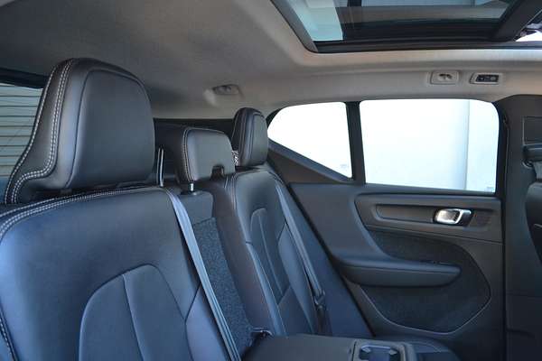 2018 Volvo XC40 D4 Momentum