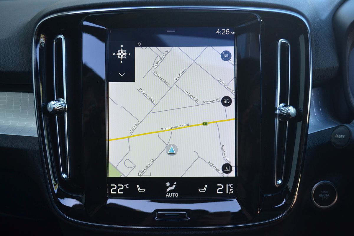 2018 Volvo XC40 D4 Momentum