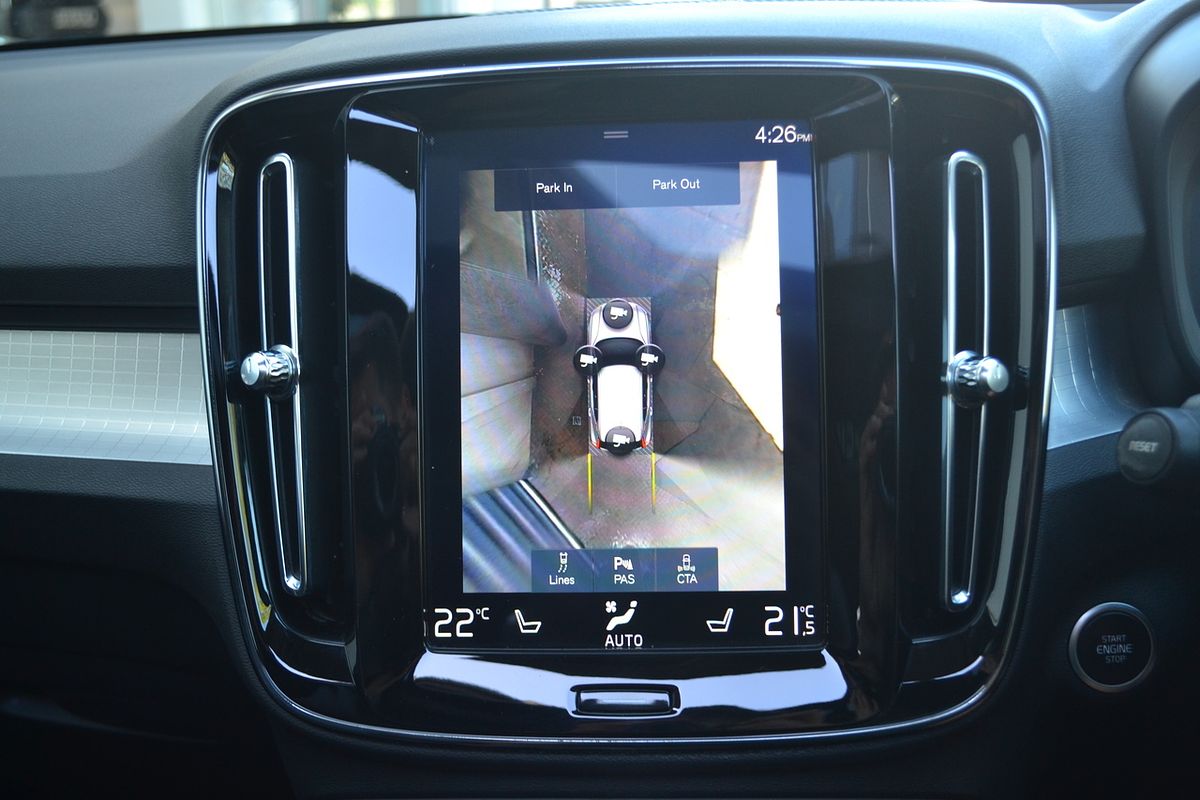 2018 Volvo XC40 D4 Momentum