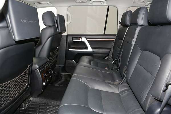 2020 Toyota Landcruiser Sahara VDJ200R