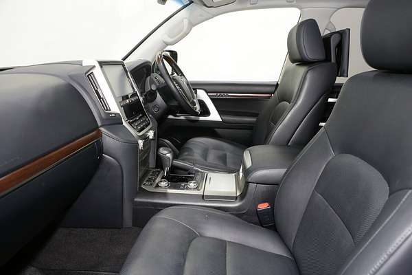 2020 Toyota Landcruiser Sahara VDJ200R