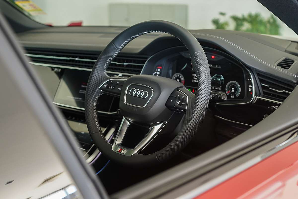 2025 Audi Q8 TFSI 250kW S line F1