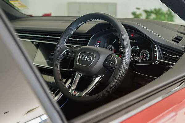 2025 Audi Q8 TFSI 250kW S line F1