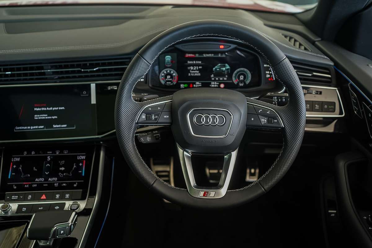 2025 Audi Q8 TFSI 250kW S line F1