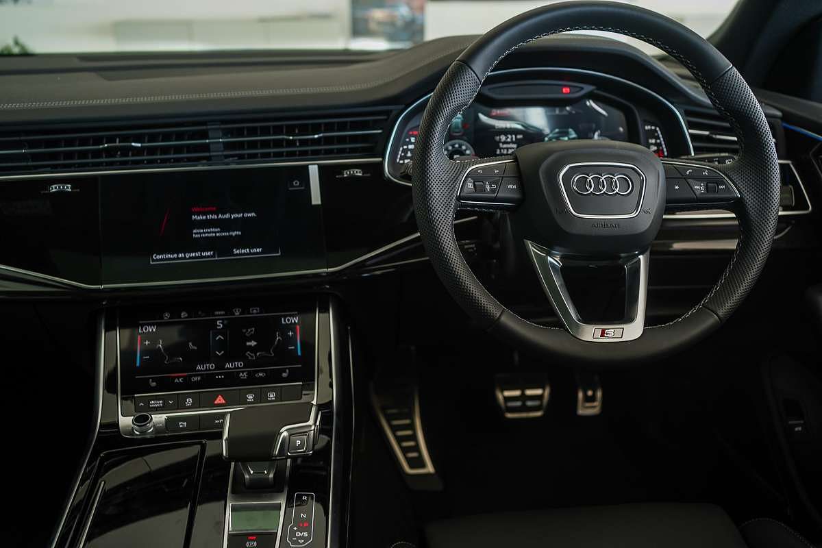 2025 Audi Q8 TFSI 250kW S line F1