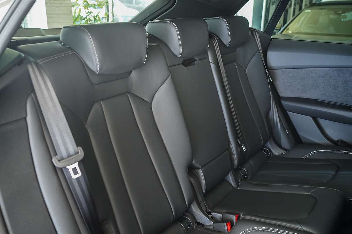 2025 Audi Q8 TFSI 250kW S line F1