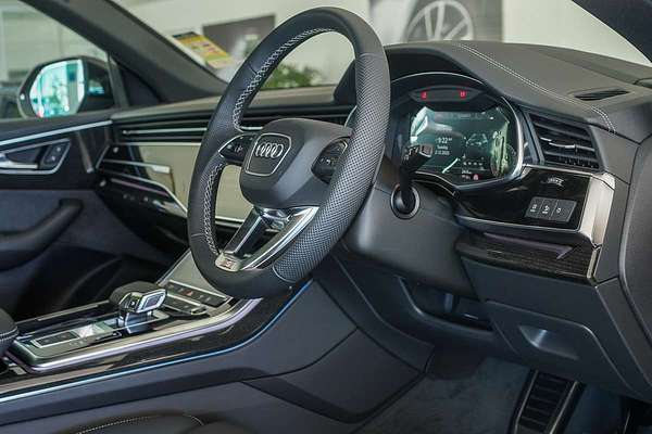 2025 Audi Q8 TFSI 250kW S line F1