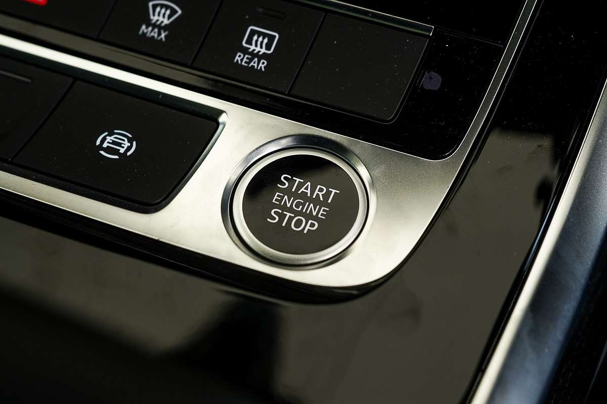 2025 Audi Q8 TFSI 250kW S line F1