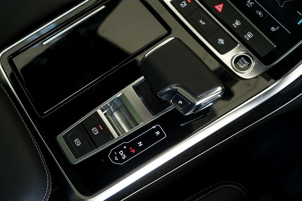 2025 Audi Q8 TFSI 250kW S line F1