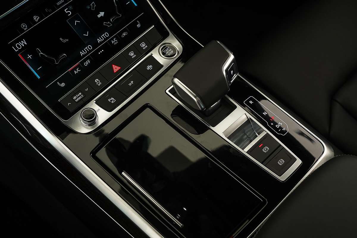 2025 Audi Q8 TFSI 250kW S line F1