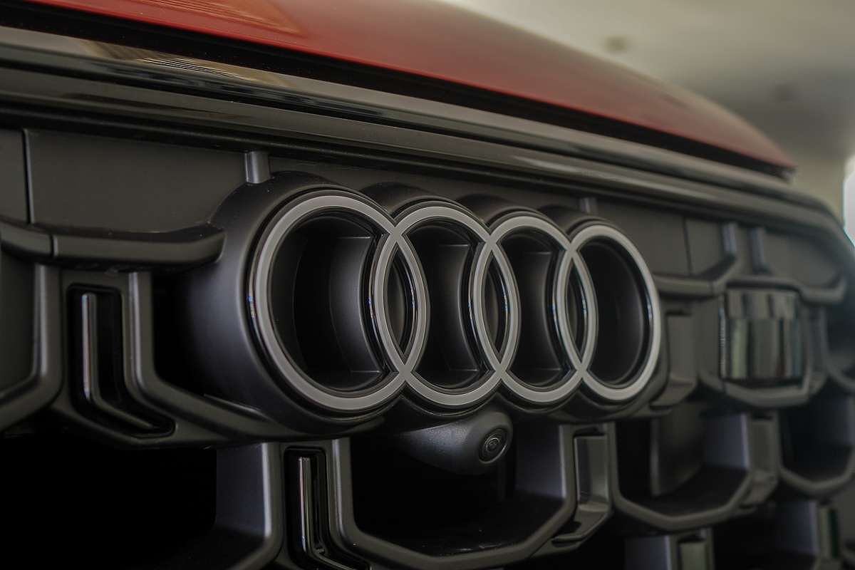 2025 Audi Q8 TFSI 250kW S line F1