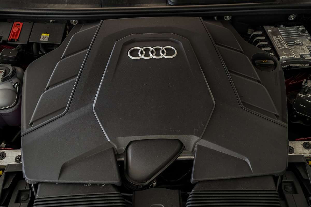 2025 Audi Q8 TFSI 250kW S line F1