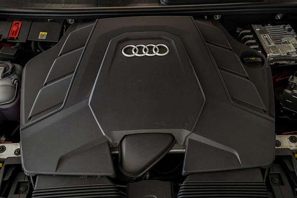 2025 Audi Q8 TFSI 250kW S line F1