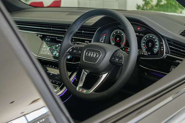 2025 Audi Q8 TFSI 250kW S line F1