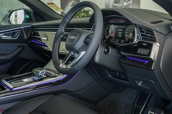 2025 Audi Q8 TFSI 250kW S line F1