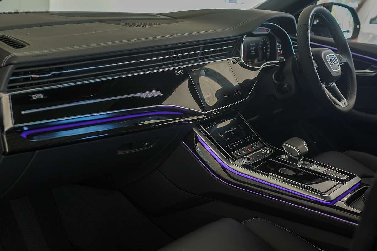 2025 Audi Q8 TFSI 250kW S line F1