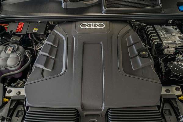 2025 Audi Q8 TFSI 250kW S line F1