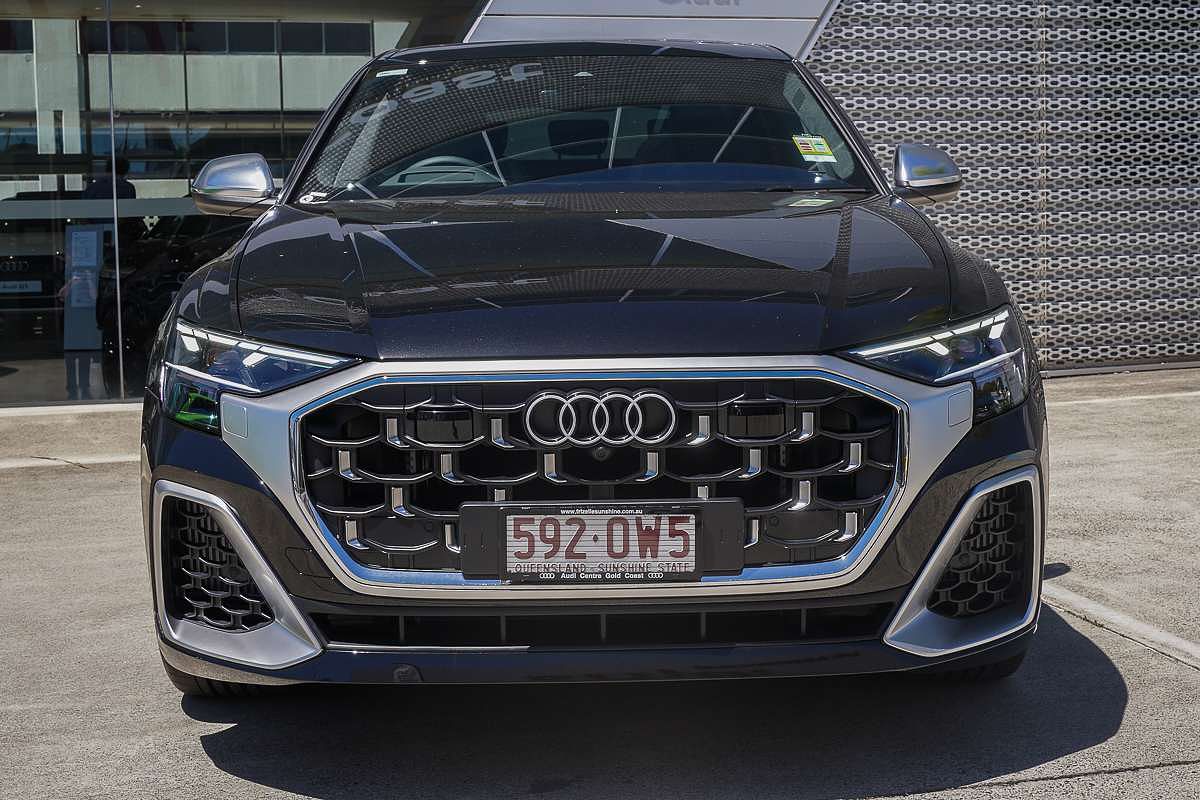 2025 Audi SQ8 TFSI F1