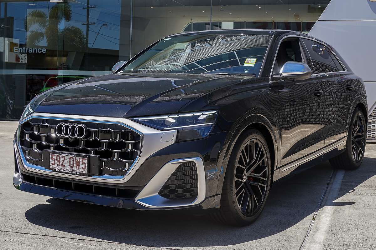 2025 Audi SQ8 TFSI F1