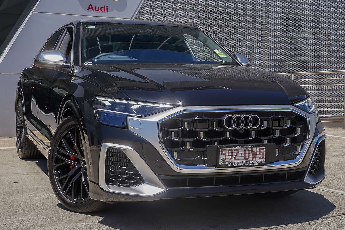 2025 Audi SQ8 TFSI F1