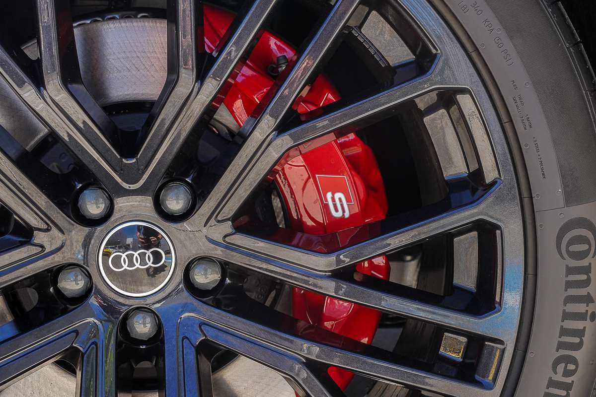 2025 Audi SQ8 TFSI F1