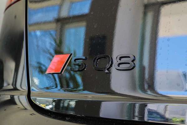 2025 Audi SQ8 TFSI F1