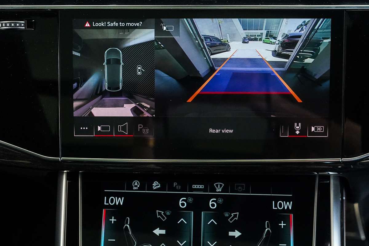 2025 Audi SQ8 TFSI F1