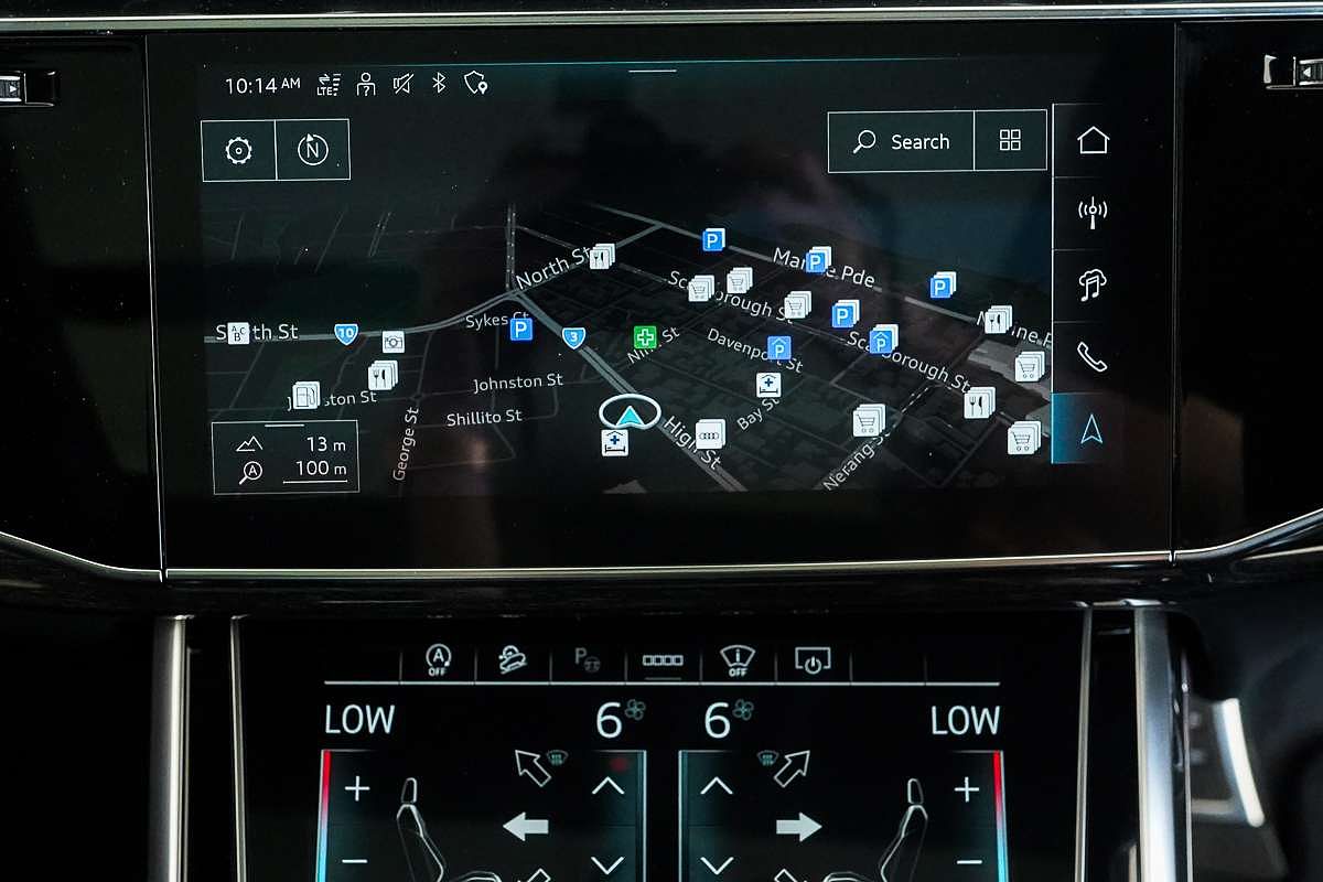 2025 Audi SQ8 TFSI F1