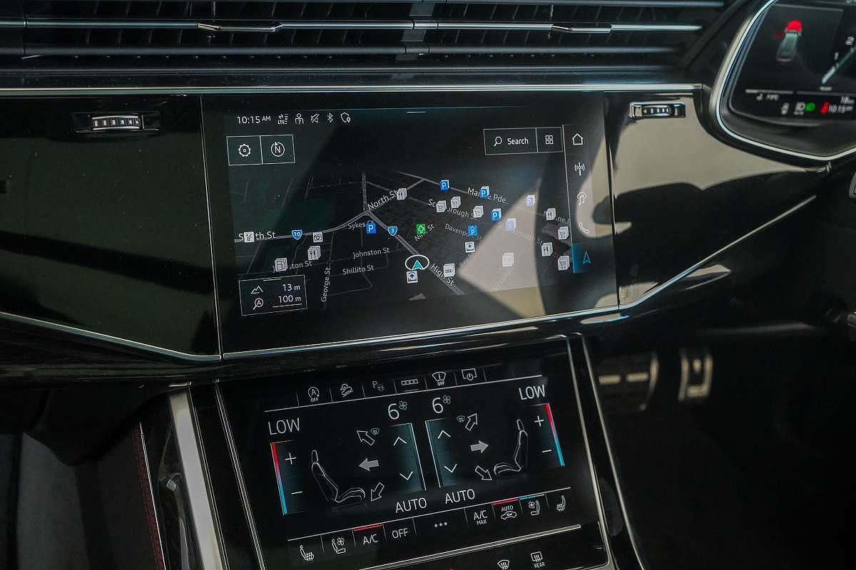 2025 Audi SQ8 TFSI F1