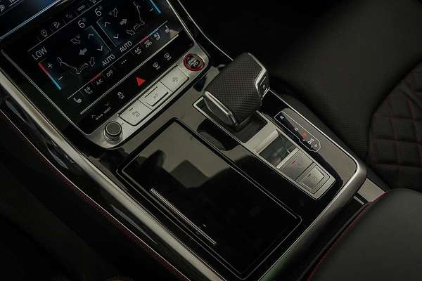 2025 Audi SQ8 TFSI F1