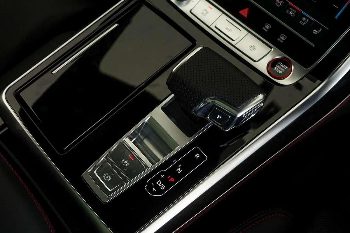 2025 Audi SQ8 TFSI F1