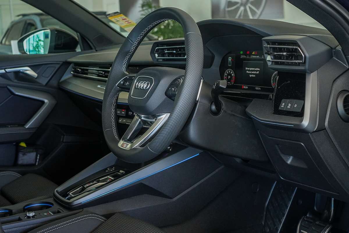 2025 Audi A3 35 TFSI S line GY