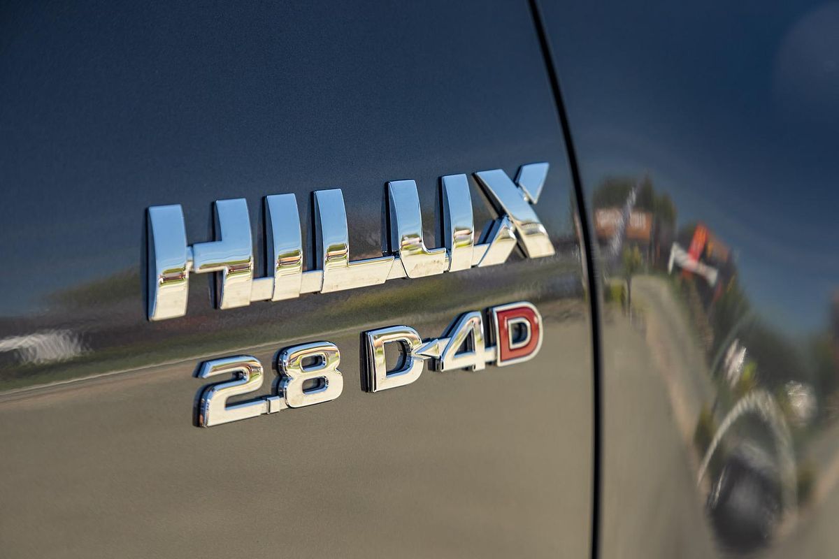 2024 Toyota Hilux SR5 48V GUN126R 4X4