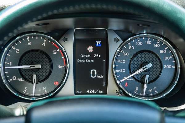 2024 Toyota Hilux SR5 48V GUN126R 4X4