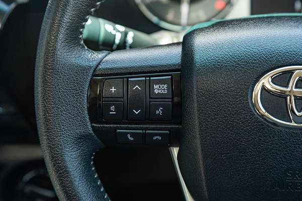 2024 Toyota Hilux SR5 48V GUN126R 4X4