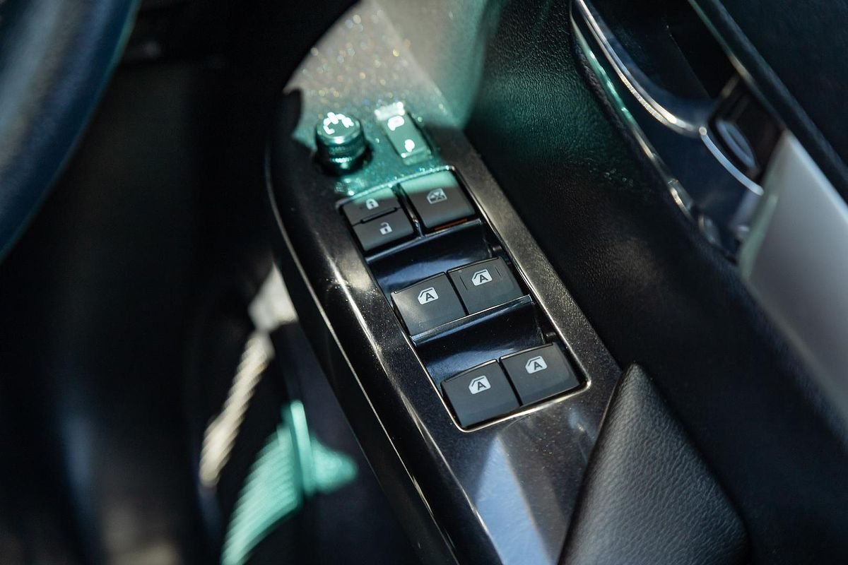 2024 Toyota Hilux SR5 48V GUN126R 4X4