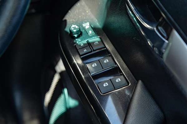 2024 Toyota Hilux SR5 48V GUN126R 4X4